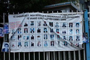 KO-640px-Kosovo_War_Memorial_Pristina