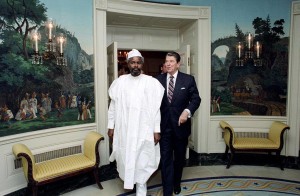 Hissène Habré with President Ronald Reagan, who considered Habré an ally against Qadaffi, 1987.